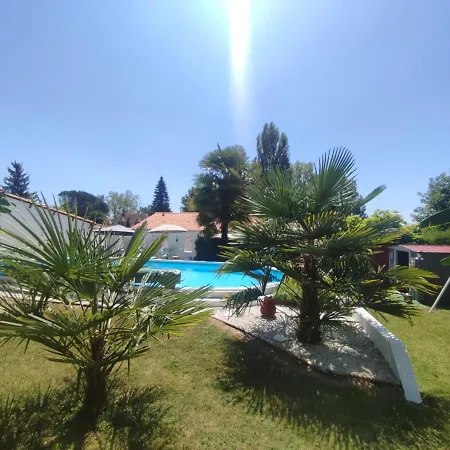 Meuble Cocooning Piscine Et ! * Saint-Astier (Dordogne)
